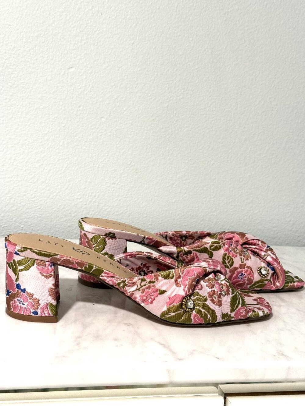 KATY PERRY Tooliped Twisted Sandals - Picture 2 of 12